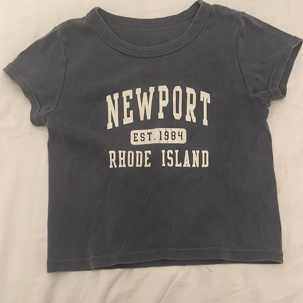 Brandy Melville Newport crop top